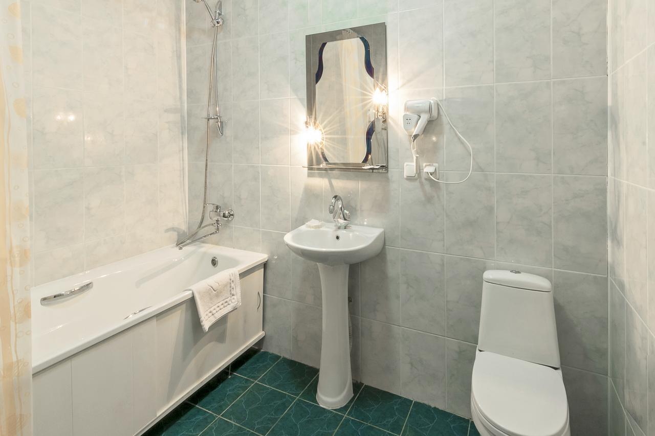 Centralny Hotel Кривий Ріг Екстер'єр фото
