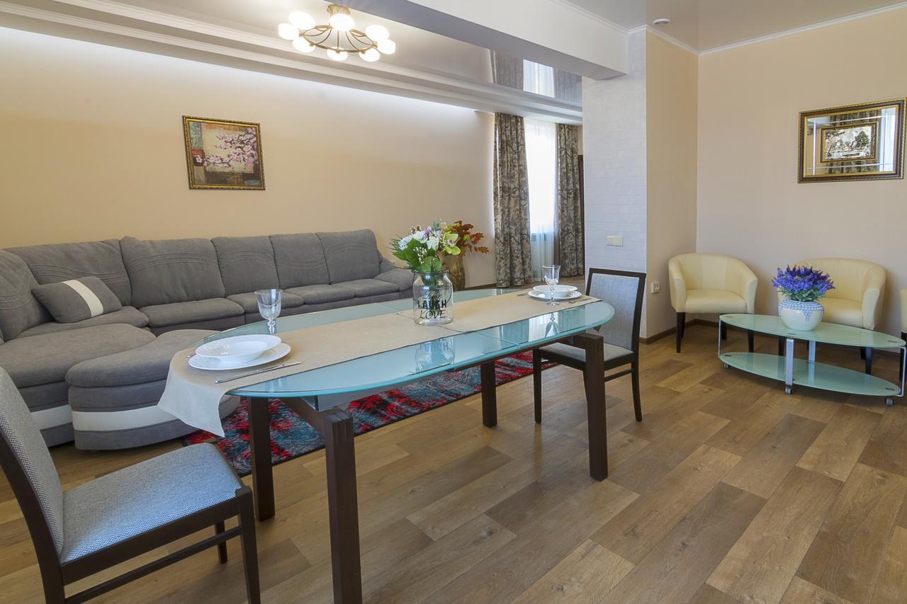Centralny Hotel Кривий Ріг Екстер'єр фото
