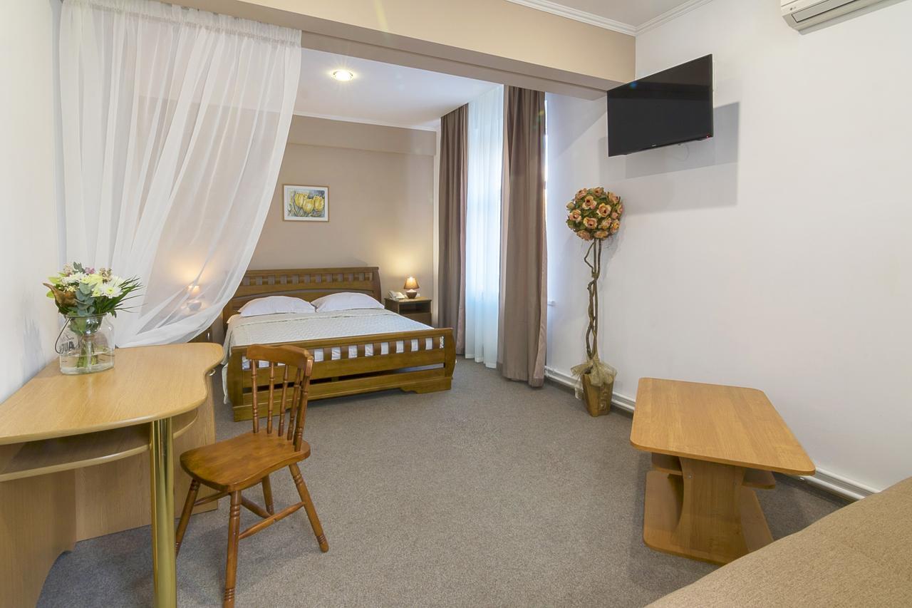 Centralny Hotel Кривий Ріг Екстер'єр фото