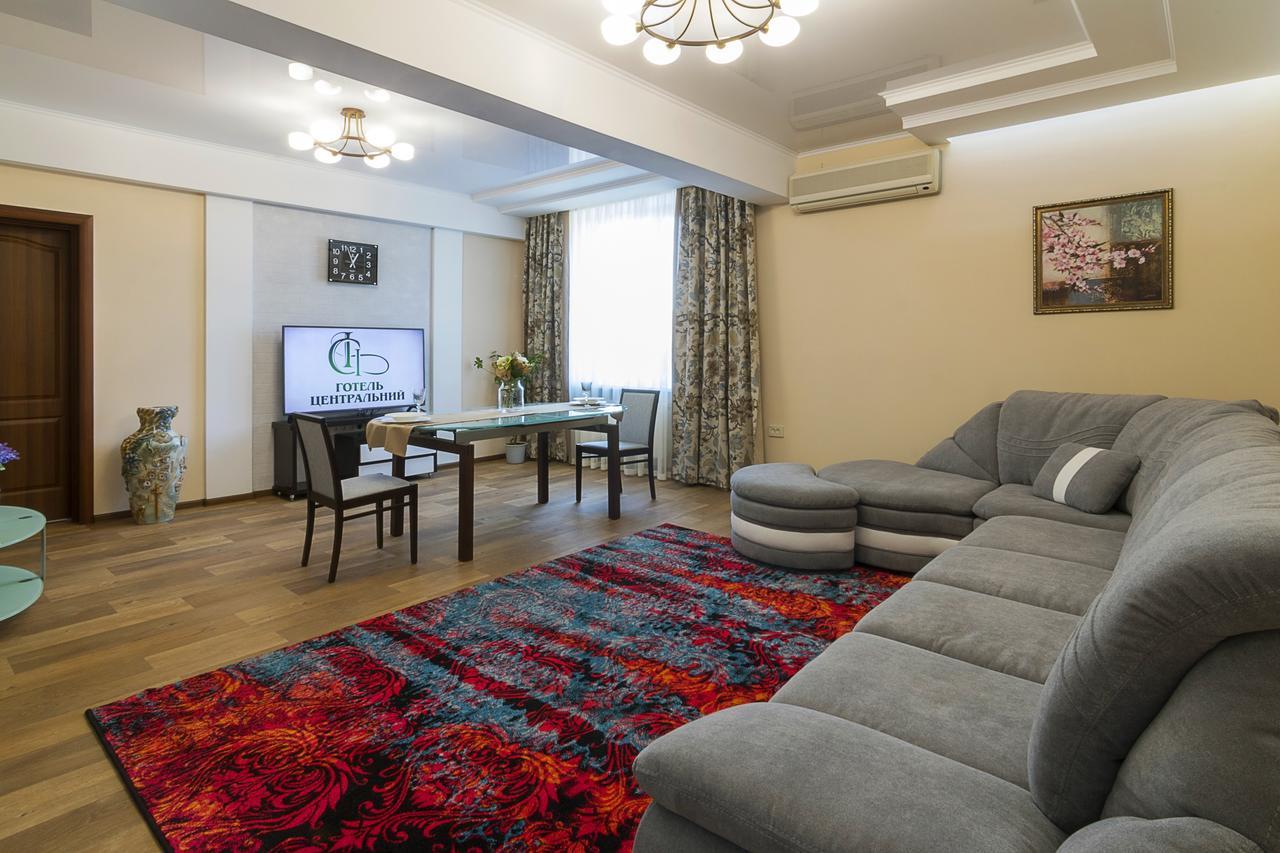 Centralny Hotel Кривий Ріг Екстер'єр фото