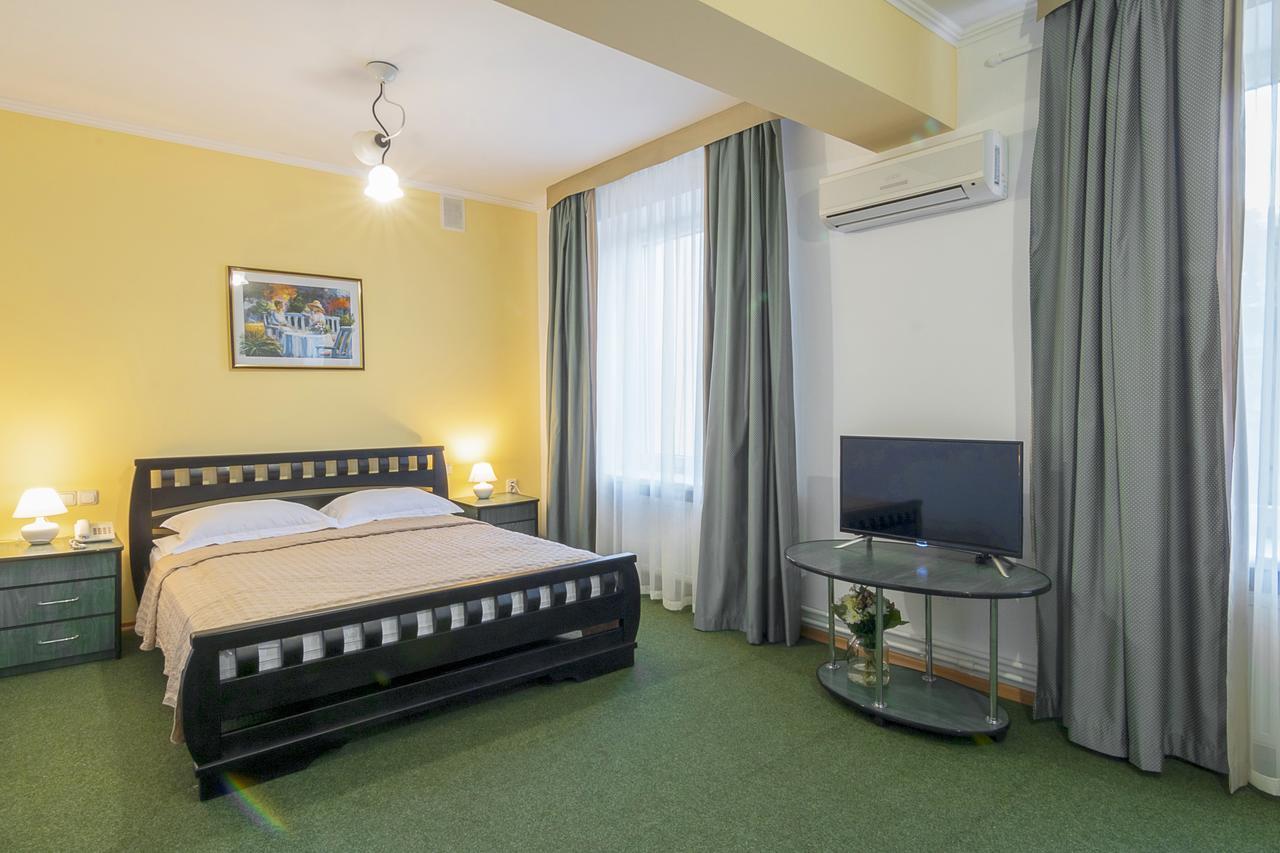 Centralny Hotel Кривий Ріг Екстер'єр фото