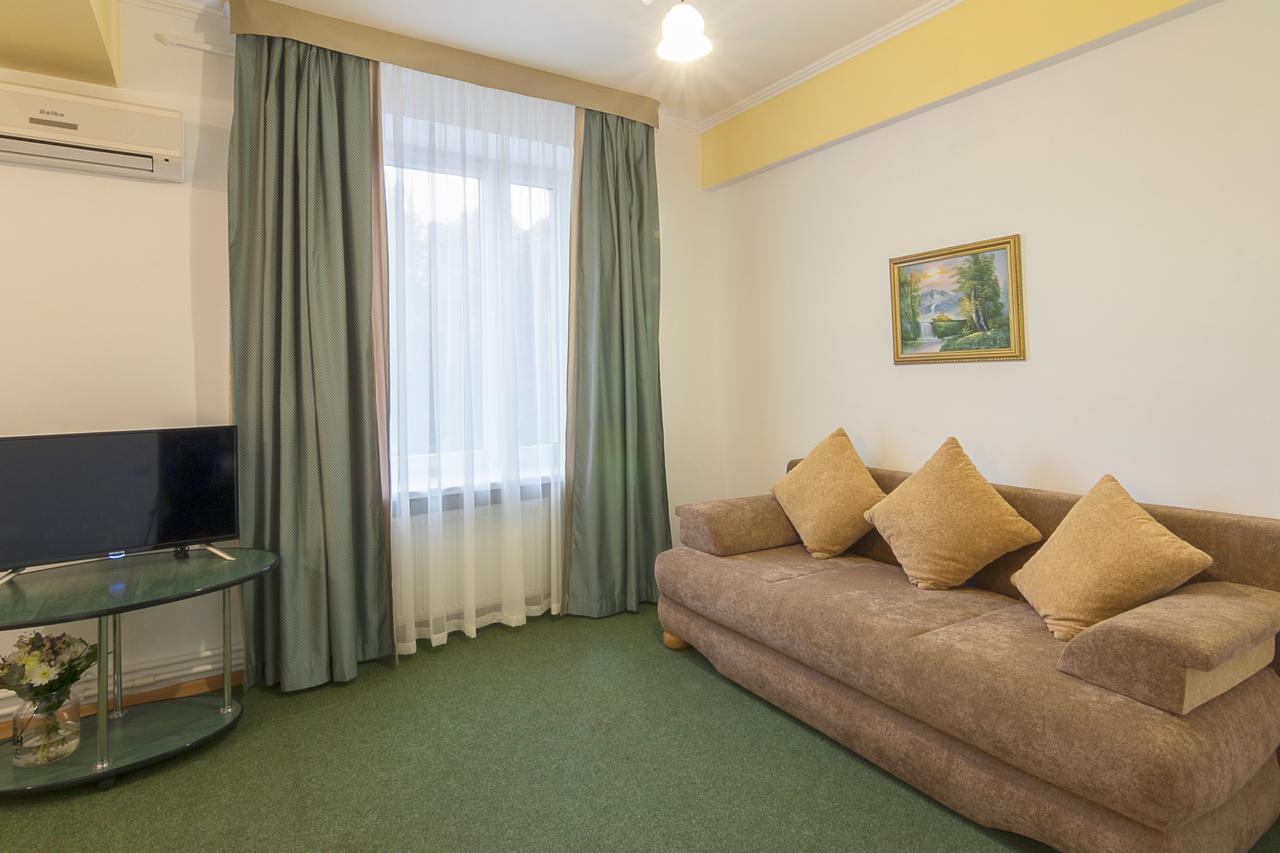 Centralny Hotel Кривий Ріг Екстер'єр фото